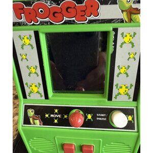 Schylling 09550 Frogger Retro Arcade Game